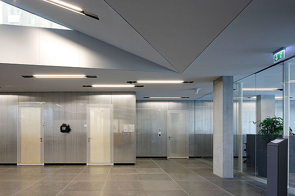 Fire-resistant doors in the entrance area